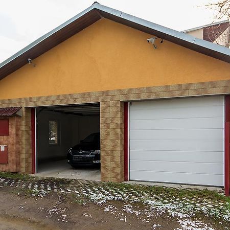 Apartman Vrane Vrané nad Vltavou Екстериор снимка