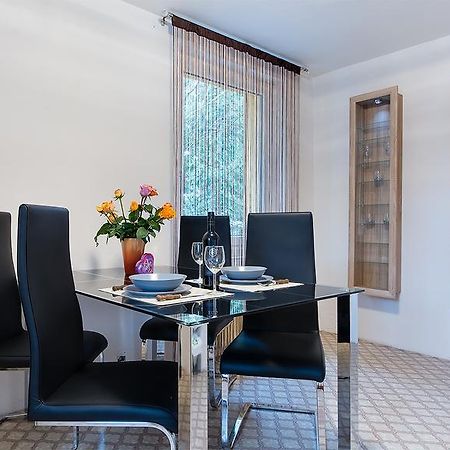 Apartman Vrane Vrané nad Vltavou Екстериор снимка