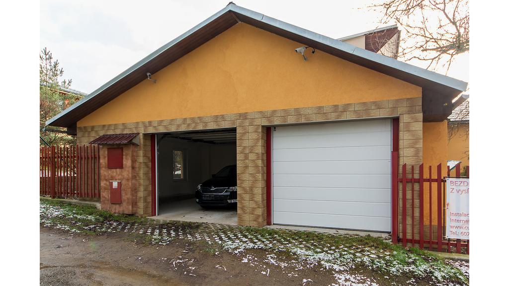 Apartman Vrane Vrané nad Vltavou Екстериор снимка