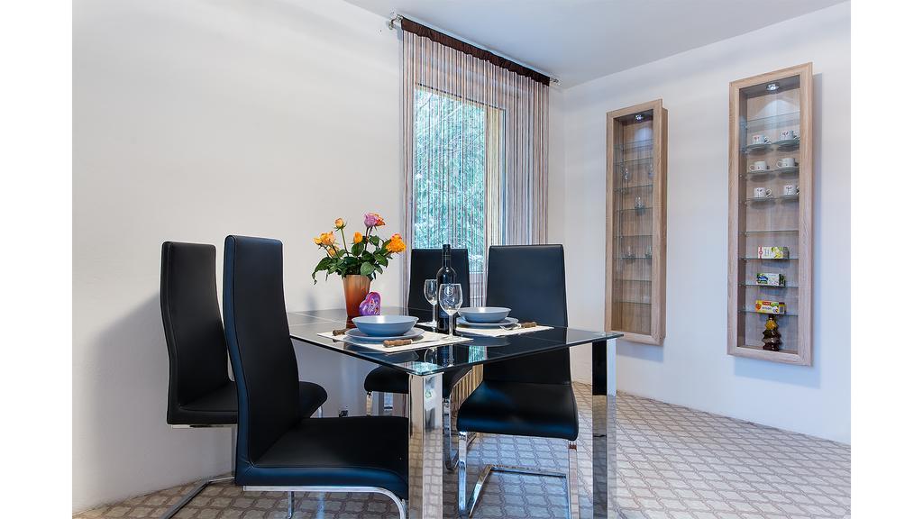 Apartman Vrane Vrané nad Vltavou Екстериор снимка